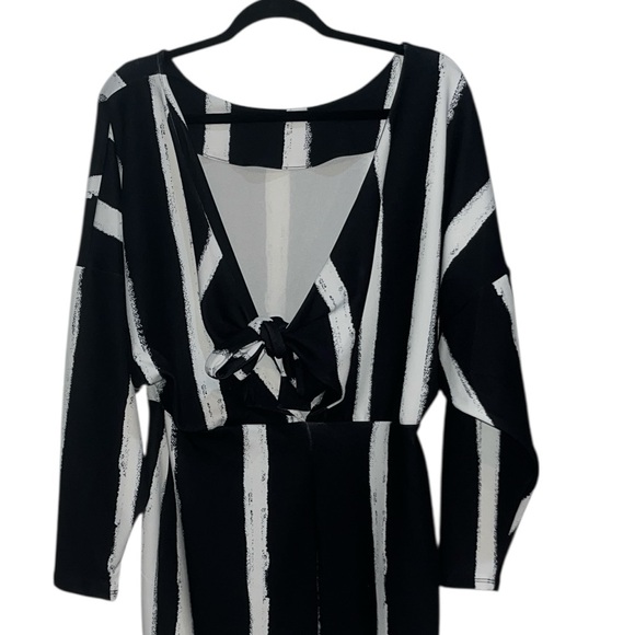 ASOS black and white long sleeve open-back mini dress Size 8 - Picture 4 of 9